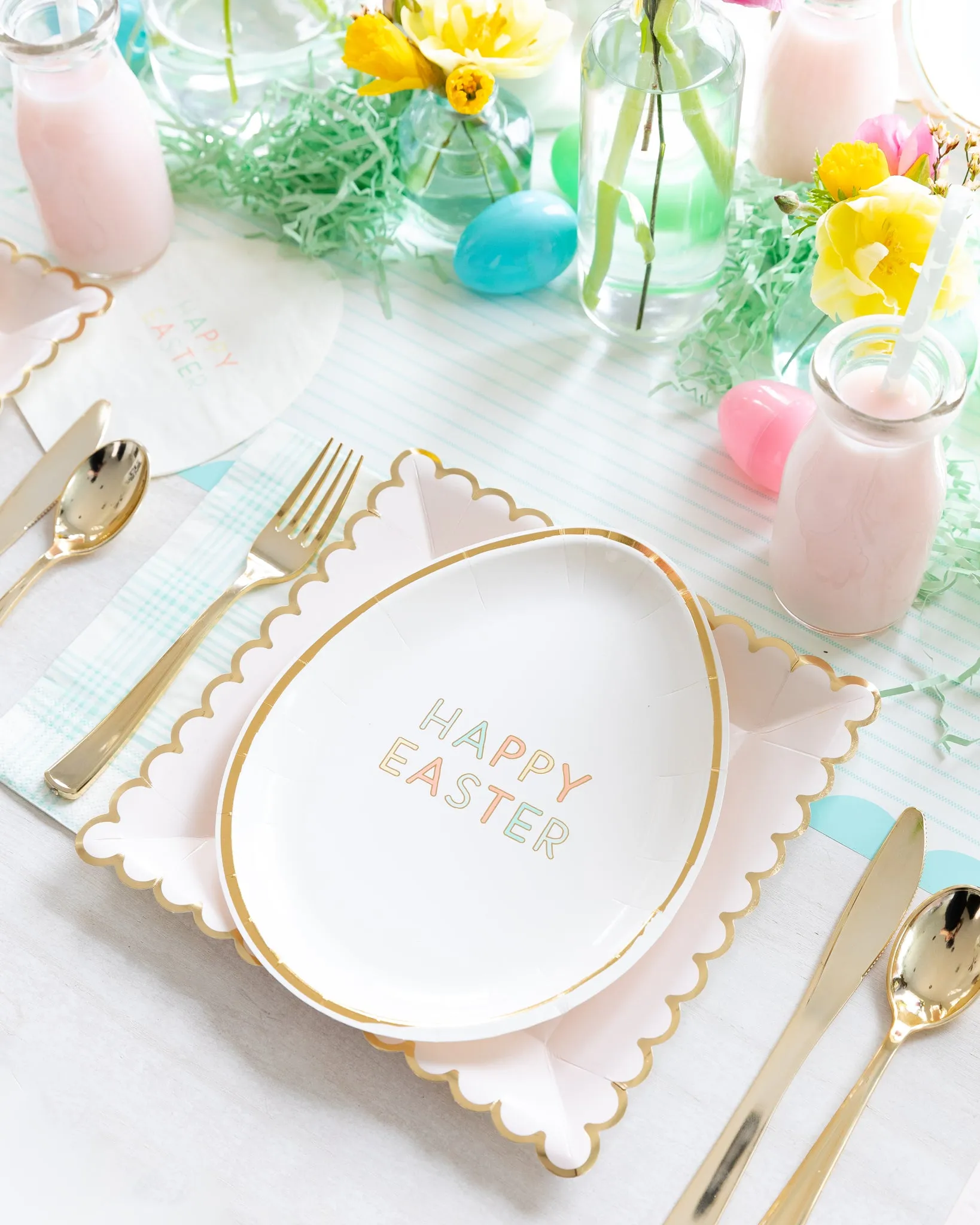 EAS843 - Happy Easter Egg Shaped Paper Plates