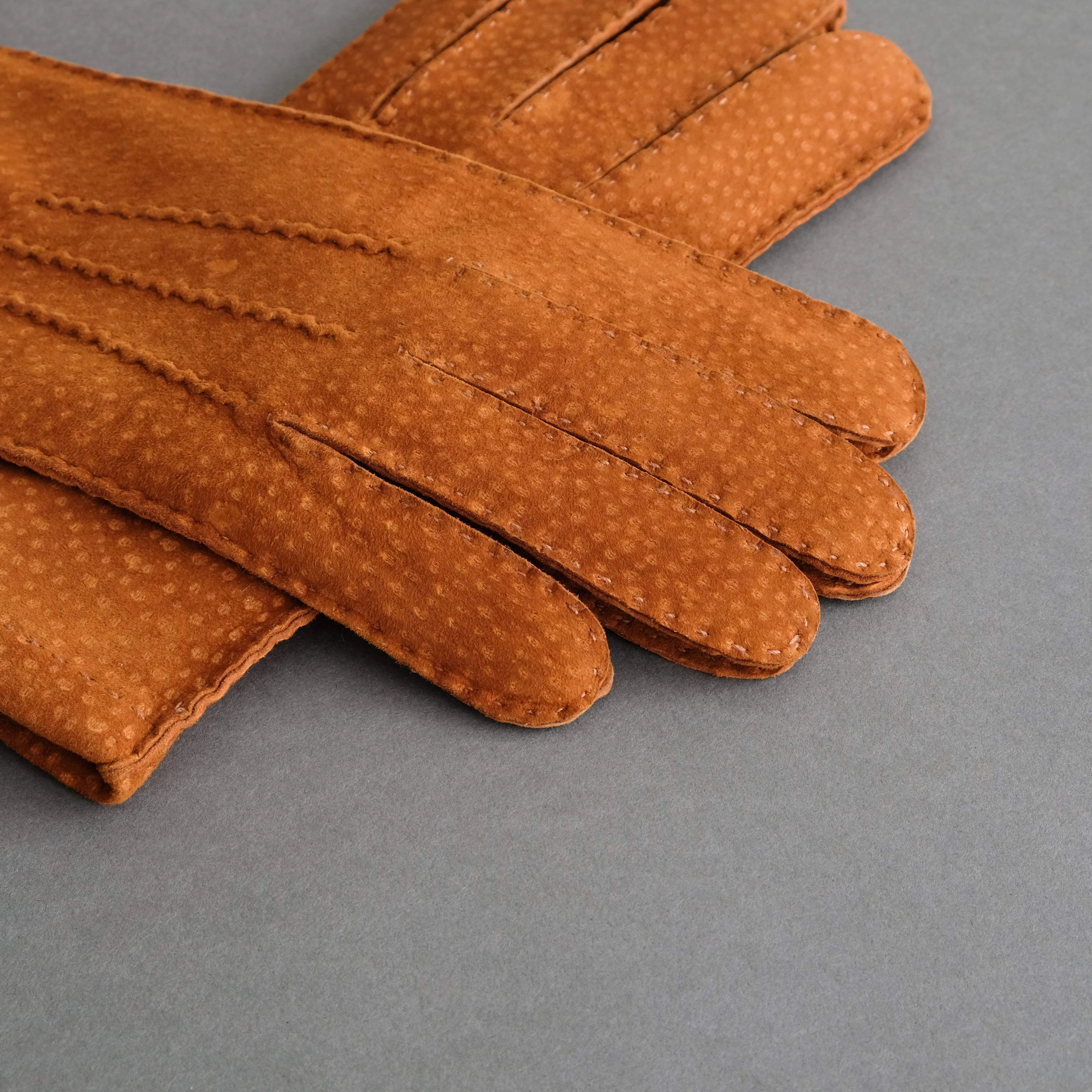 Gentlemen's Gloves from Cognac Carpincho Leather Lined With Cashmere