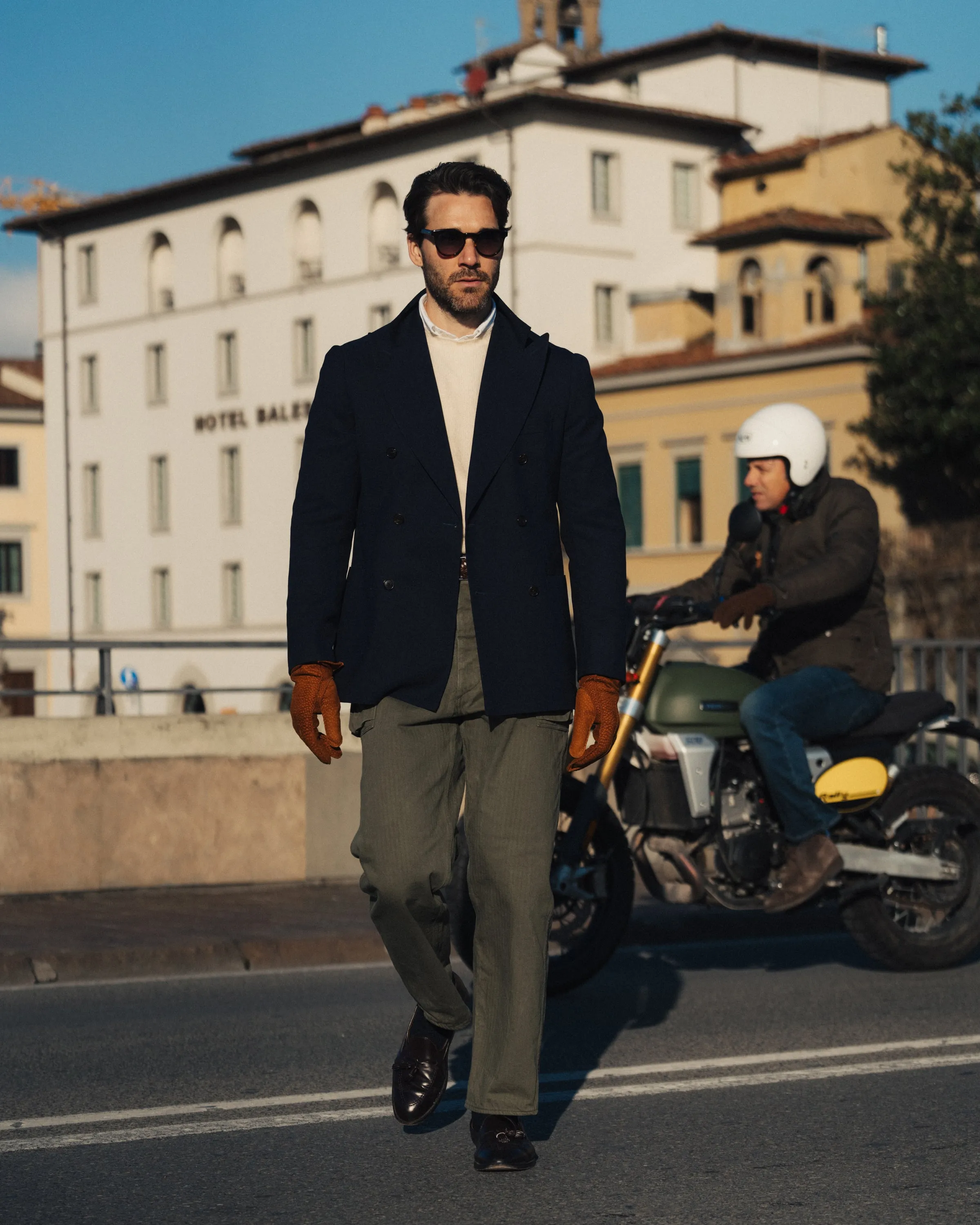 Gentlemen's Gloves from Cognac Carpincho Leather Lined With Cashmere
