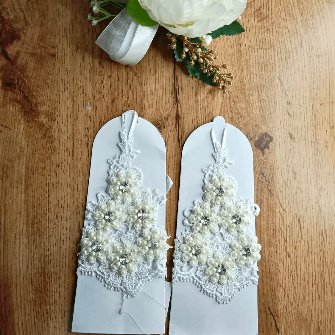 GownLink's Divine Pearl weave Timeless Elegance in Bridal Gloves G21