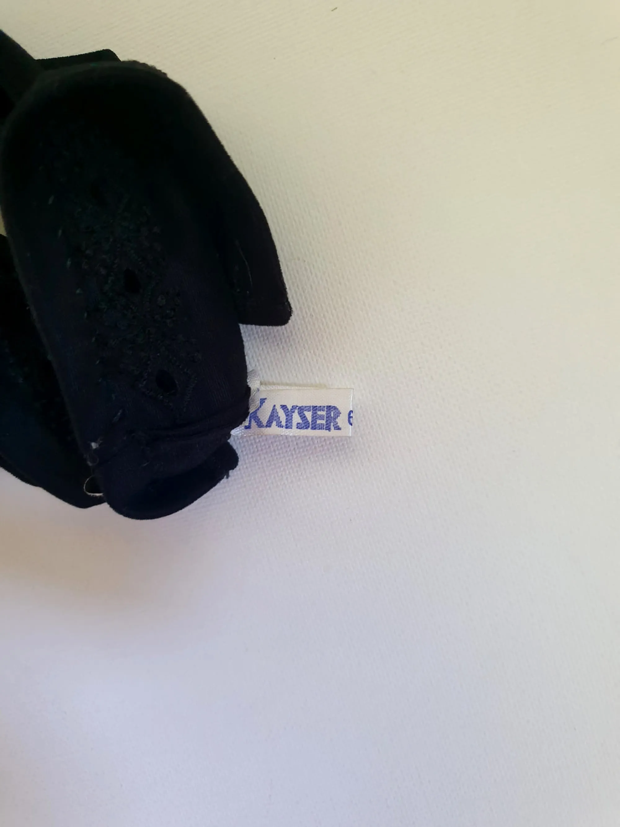 Short Black Gloves With Embroidered Edge by Kayser - New Old Stock - Size 6 1/2
